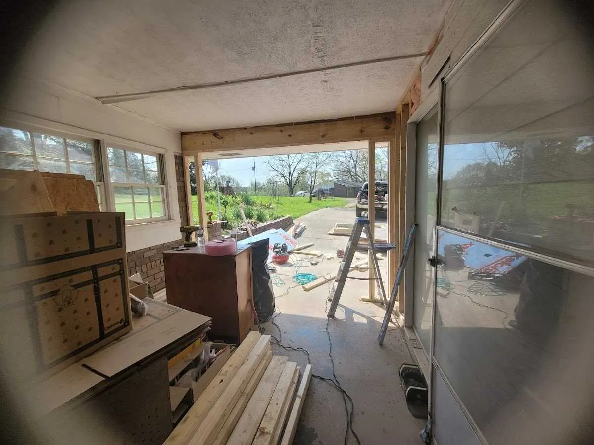 Air movers and dehumidifier for Drying & Dehumidification in Scaggsville